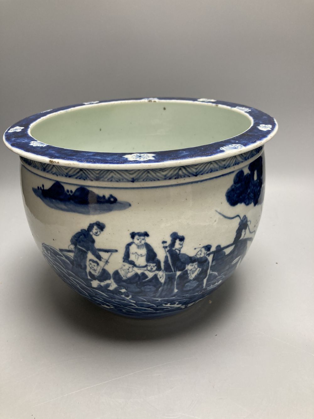 Two Chinese blue and white items